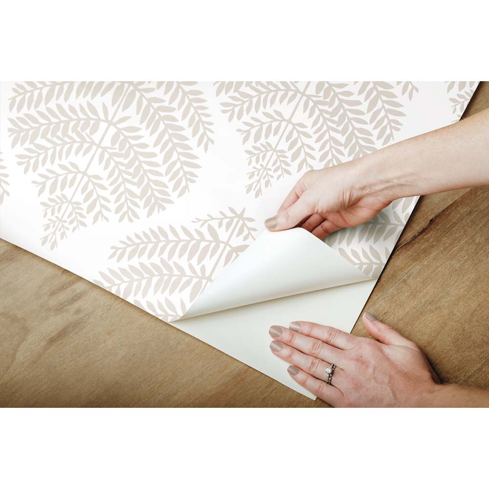 RoomMates - PEEL & STICK Wallpaper - Hygge Farn Damast Taupe